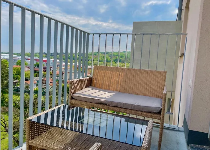Apartment 55 M2 Stylish With Balcony & Parking *